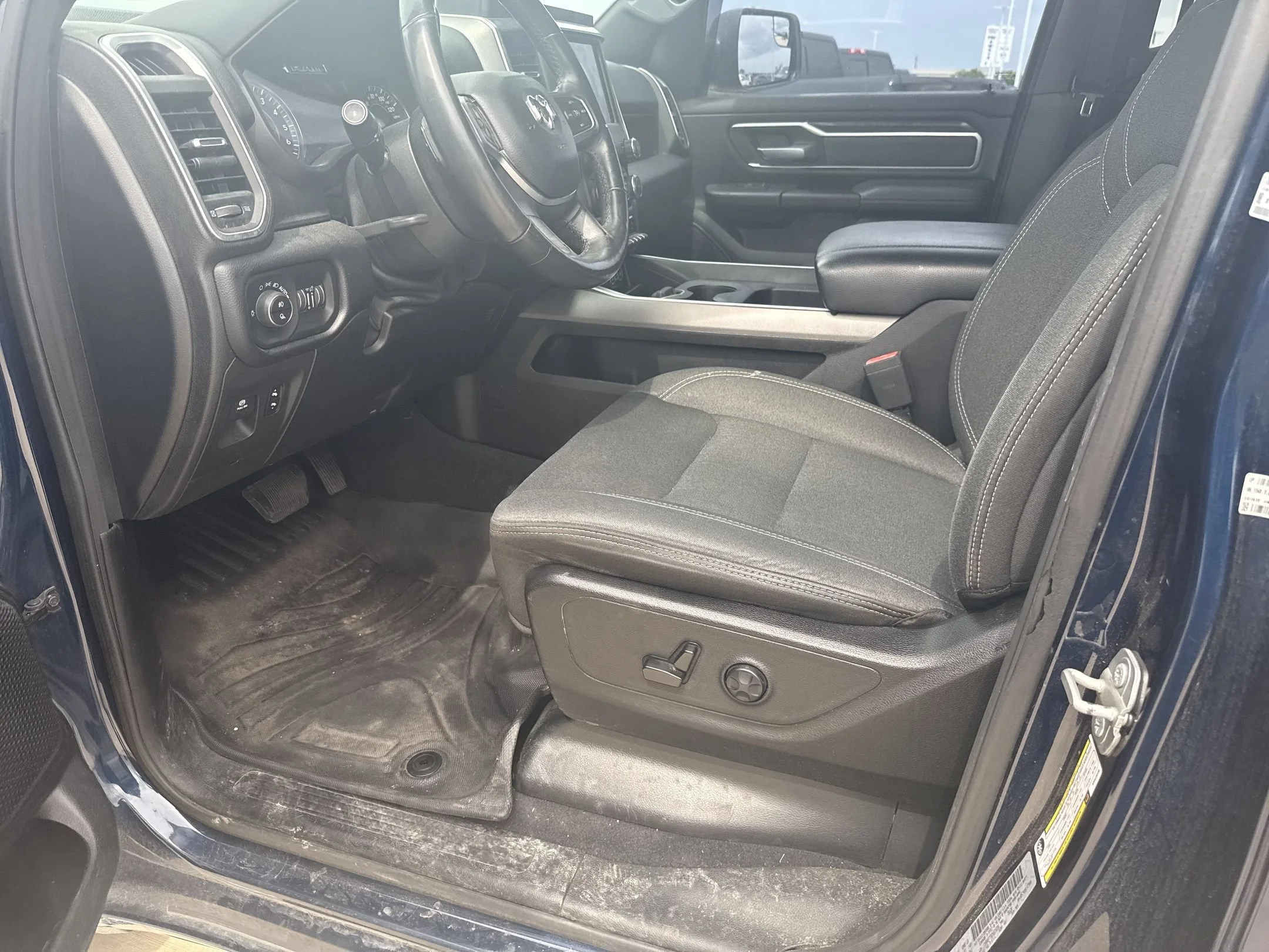 Used 2019 Blue Ram Big Horn/Lone Star image 11
