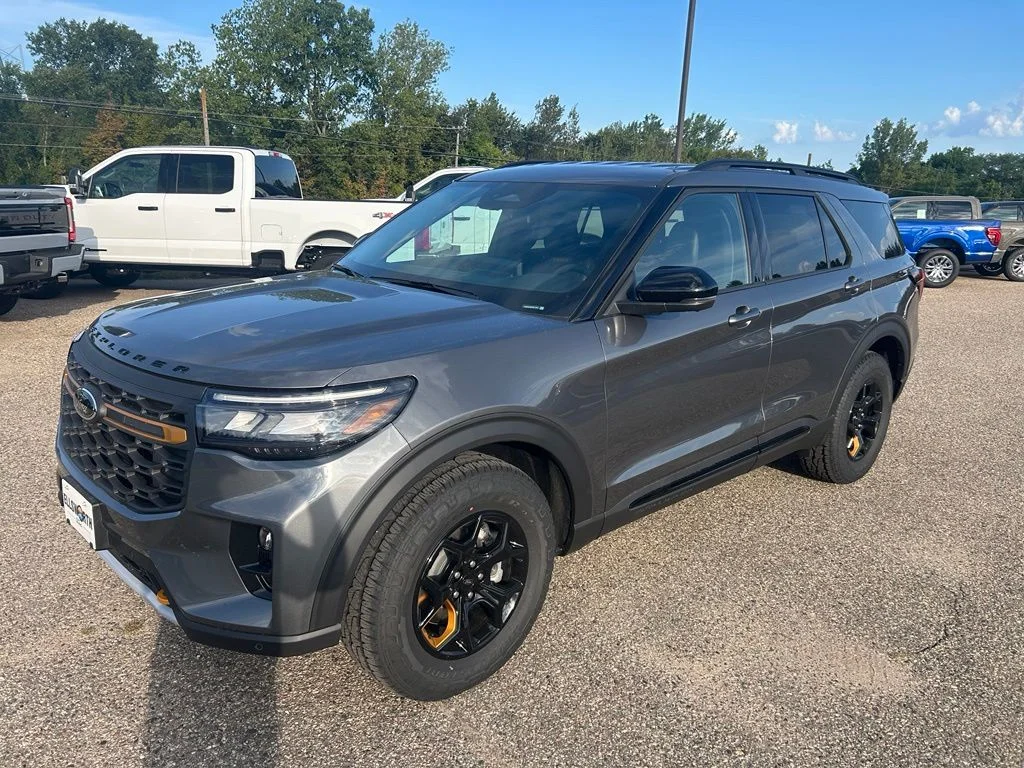New 2026 Carbonized Gray Metallic Ford Tremor® image 3
