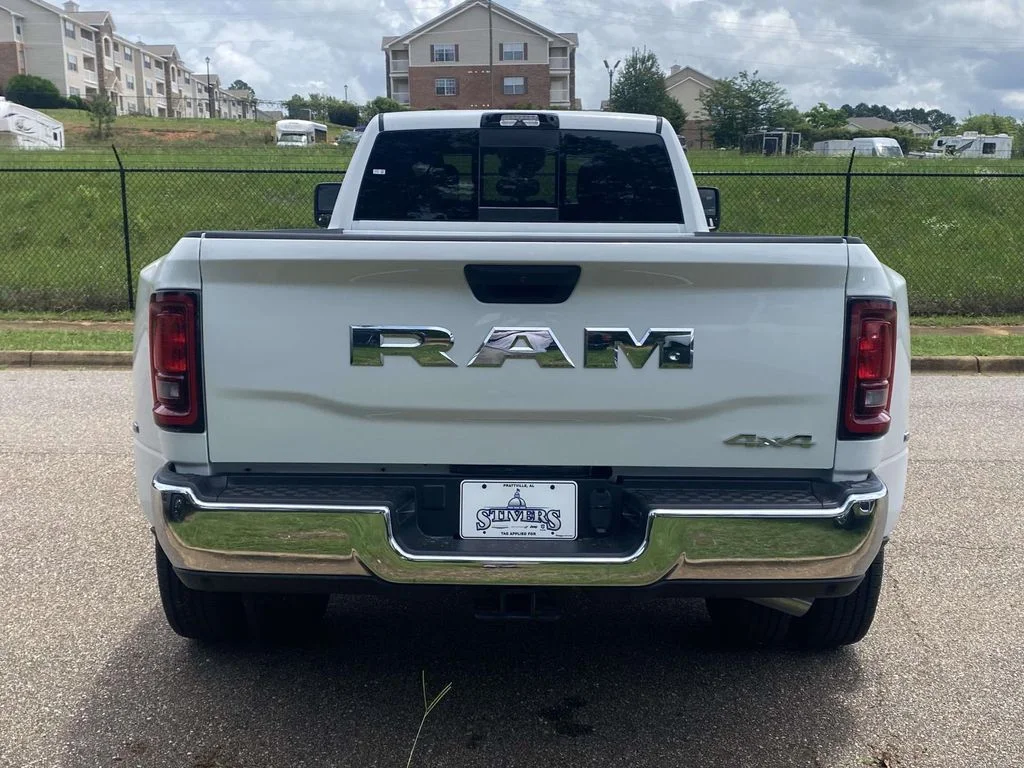 New 2026 Bright White Clear-Coat Exterior Paint RAM Tradesman image 6