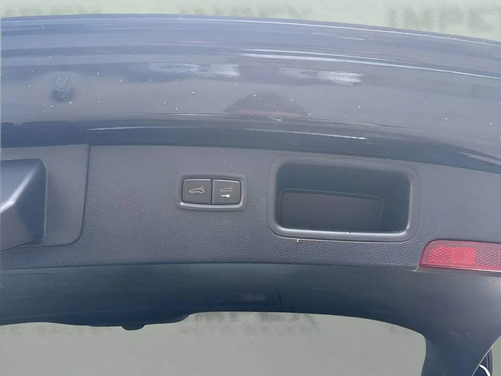 Used 2023  Porsche  image 37