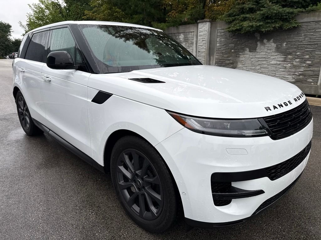 Used 2024 White Land Rover SE image 7