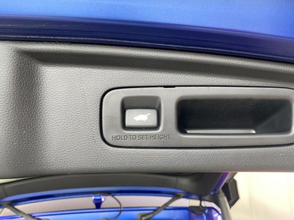 Used 2024 Canyon River Blue Metallic Honda EX-L image 18