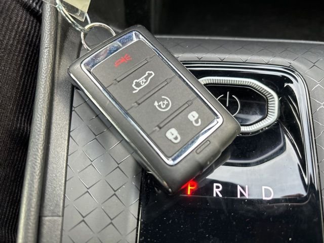 Used 2025 Silver Jeep Limited image 22