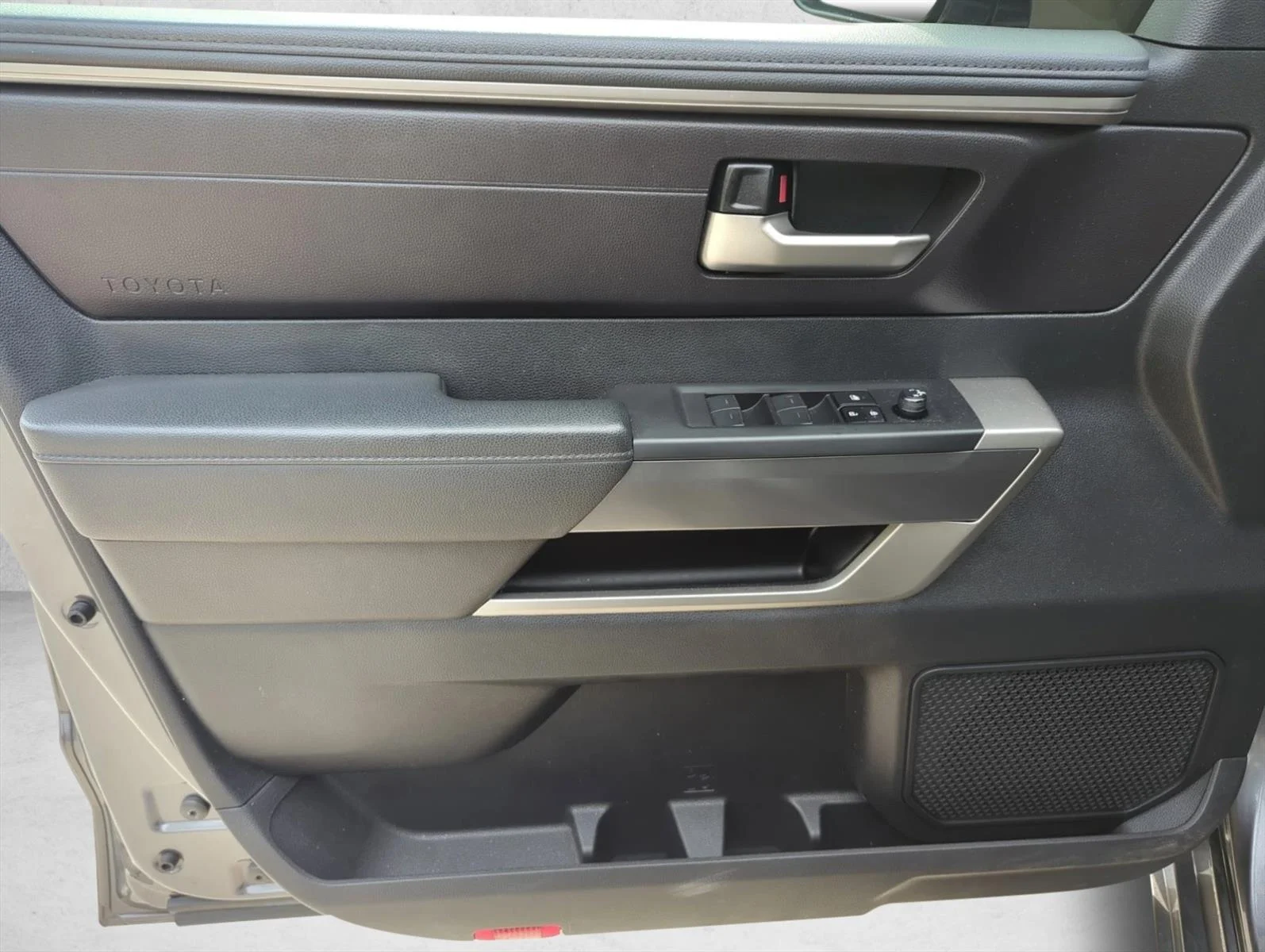 Used 2023 Magnetic Gray Metallic Toyota SR5 image 9