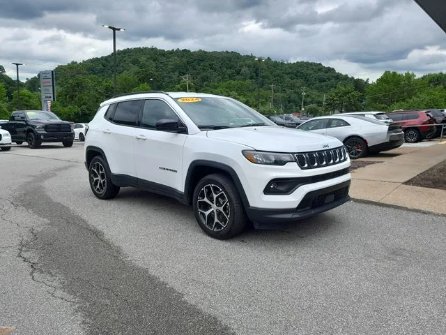 Used 2024 White Jeep Latitude image 2