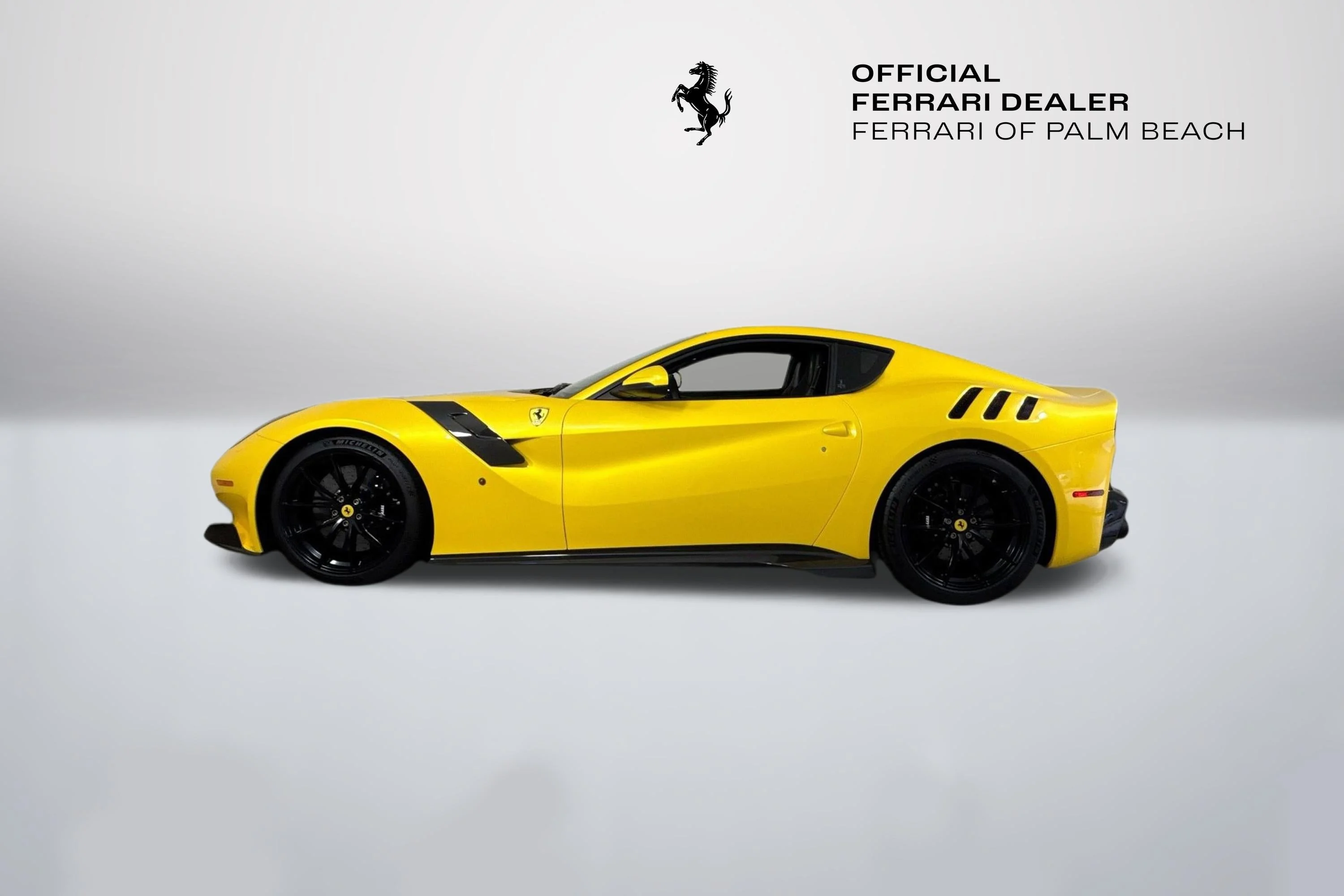 Certified Used 2017 Giallo Triplo Strato Ferrari Base image 4