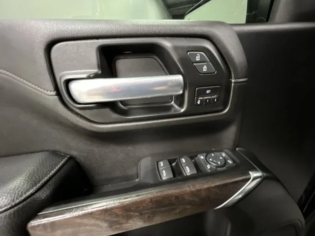Used 2020 Black GMC Denali image 25
