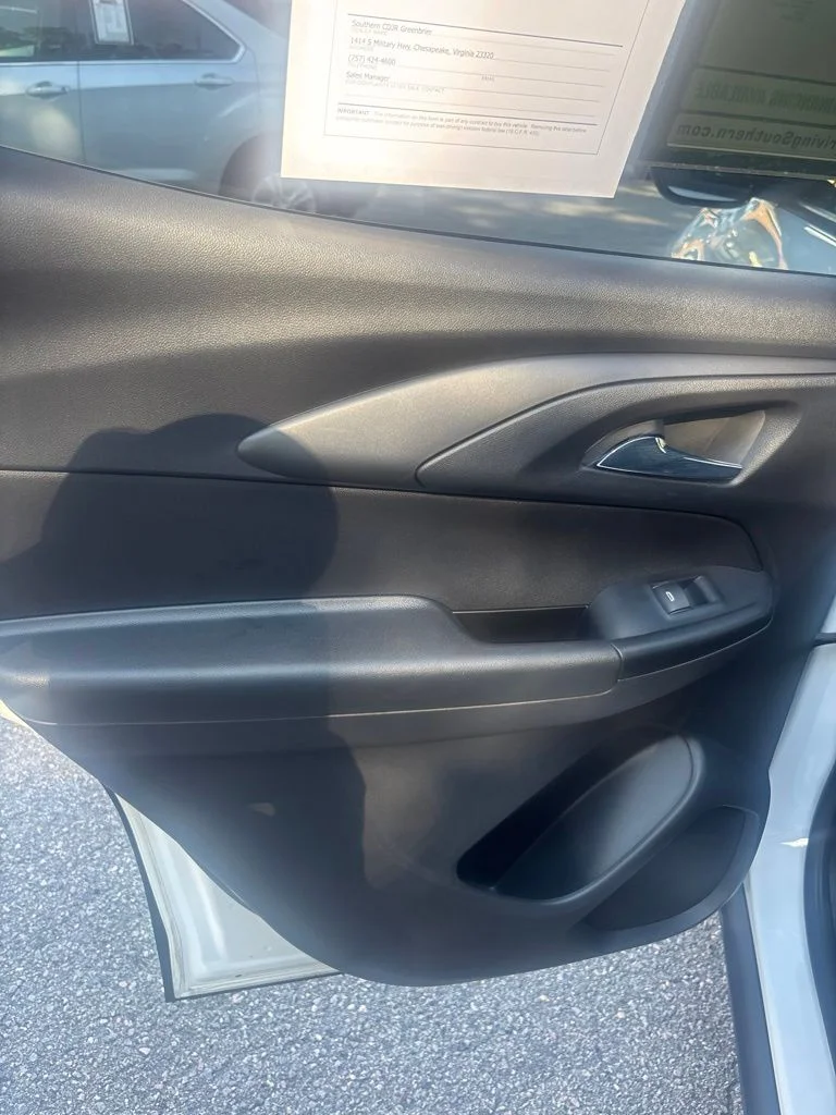 Used 2021 White Chevrolet RS image 28