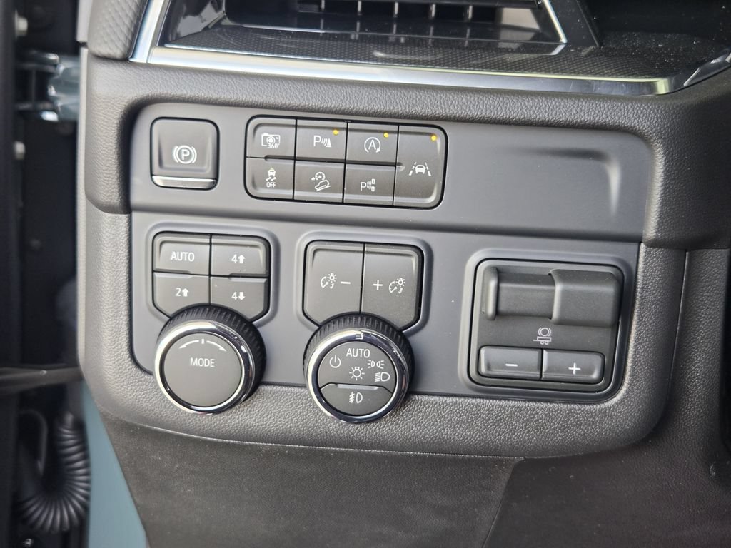 2026 Chevrolet Suburban RST - Photo 16