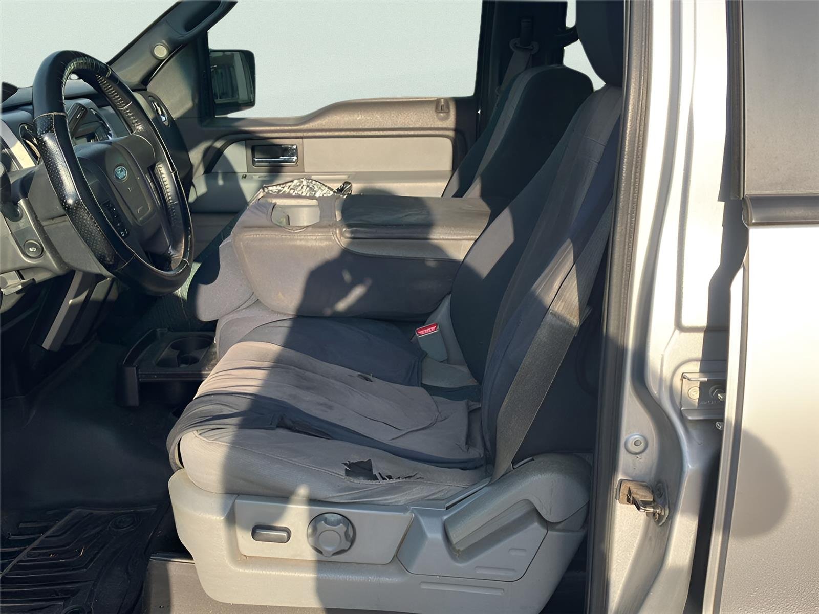 Used 2013 Ingot Silver Metallic Ford XLT image 6