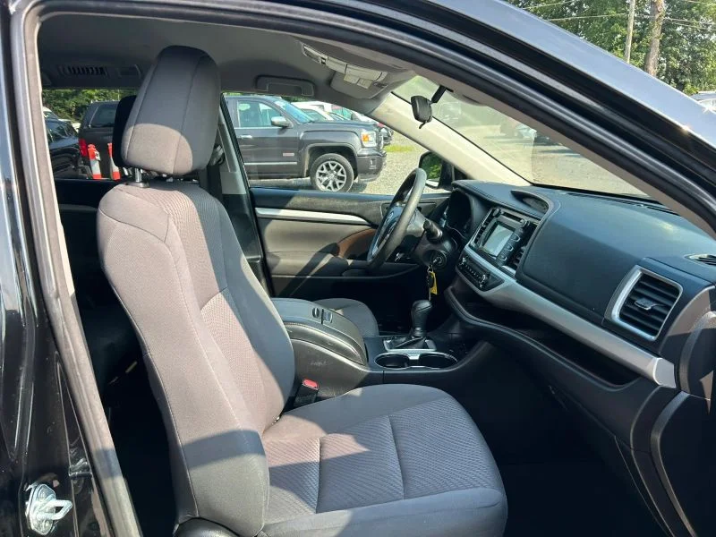 Used 2018 Black Toyota LE Sport Utility 4D image 21