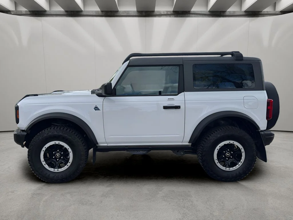 Used 2023 Oxford White Ford Black Diamond image 2