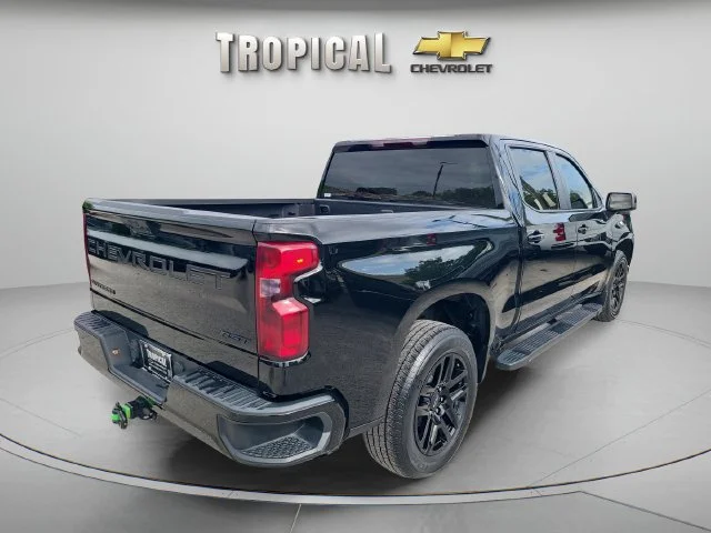 Used 2023 BLACK Chevrolet RST image 5