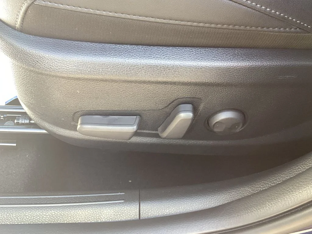 Used 2025 Blue Kia EX image 37