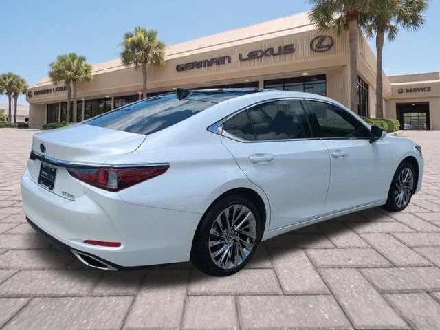 Used 2025 EMINENT WHITE PEARL Lexus 350 Ultra Luxury image 4