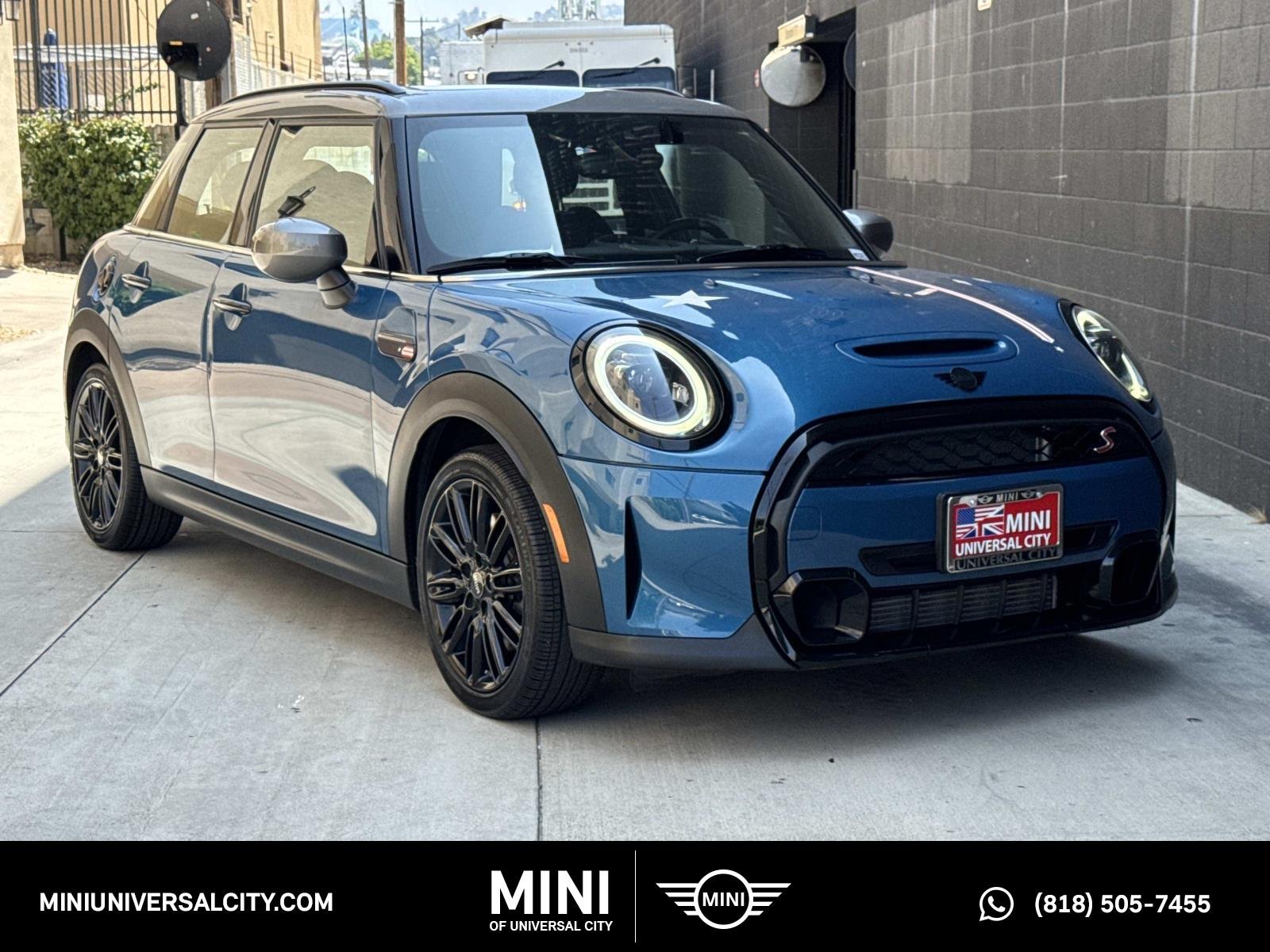 2023 MINI Hardtop Cooper S's photo