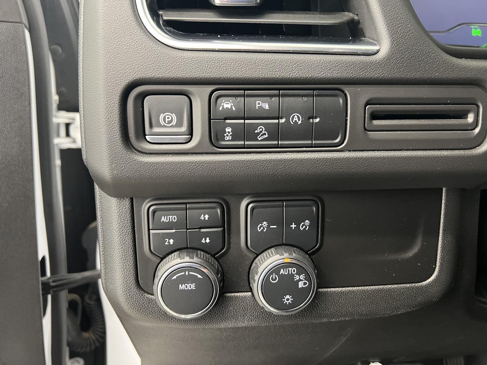2024 Chevrolet Tahoe Premier - Photo 18