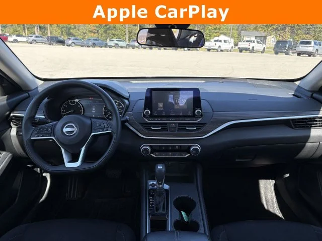Used 2025 White Nissan 2.5 SV image 3