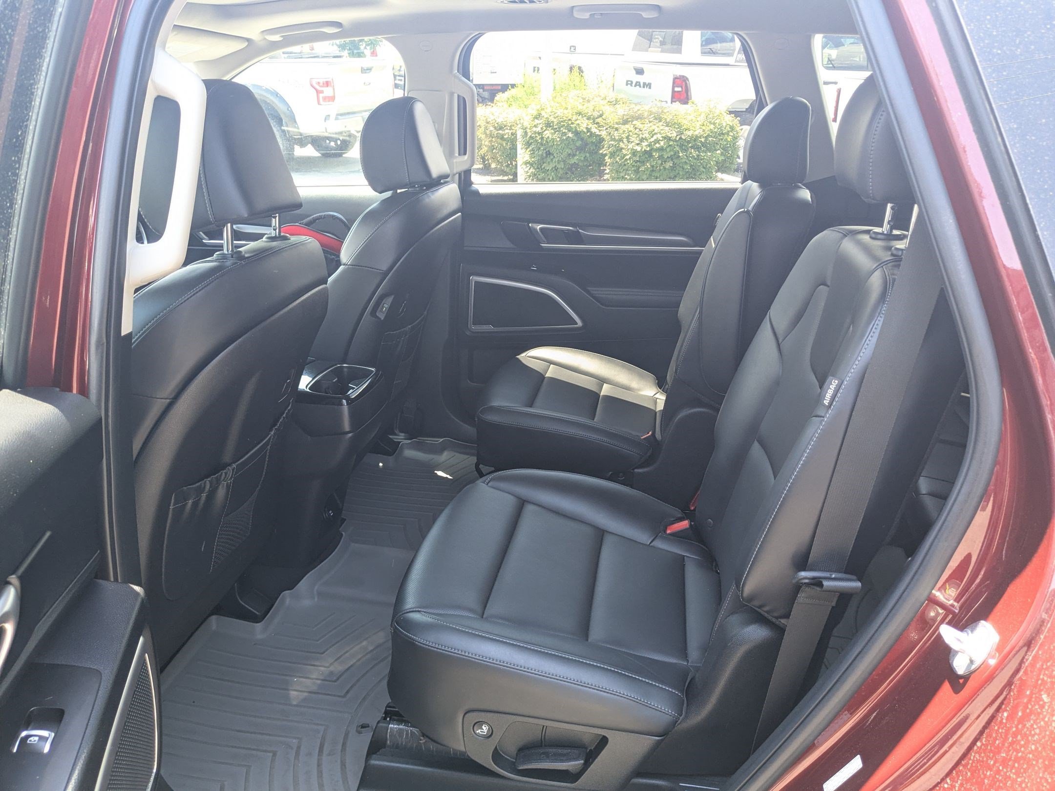 Used 2024 Dawning Red Kia S image 28
