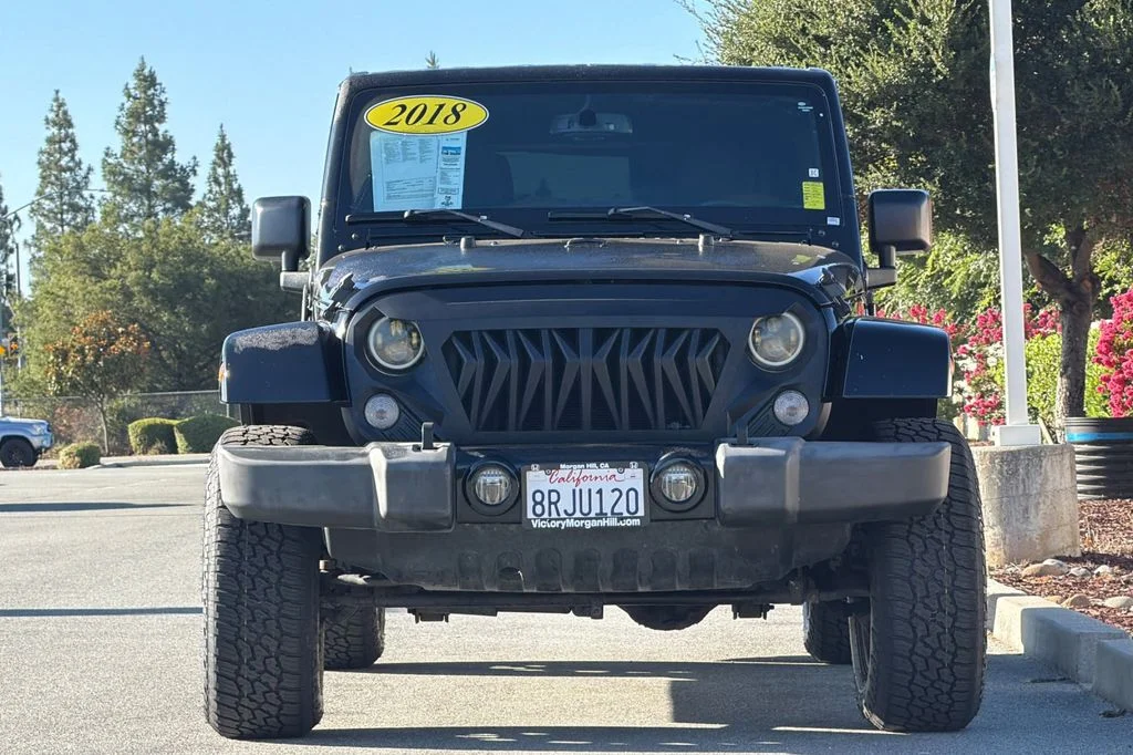 Used 2018 Black Clearcoat Jeep Unlimited Sahara image 9