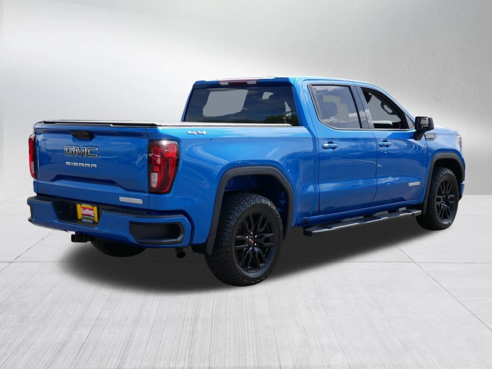 Used 2022 Dynamic Blue Metallic GMC Elevation image 7