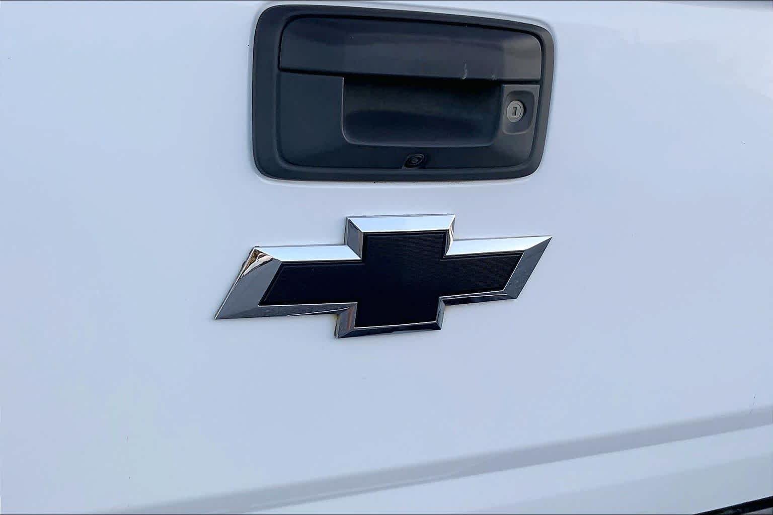 Used 2017 Summit White Chevrolet 4WD Z71 image 10