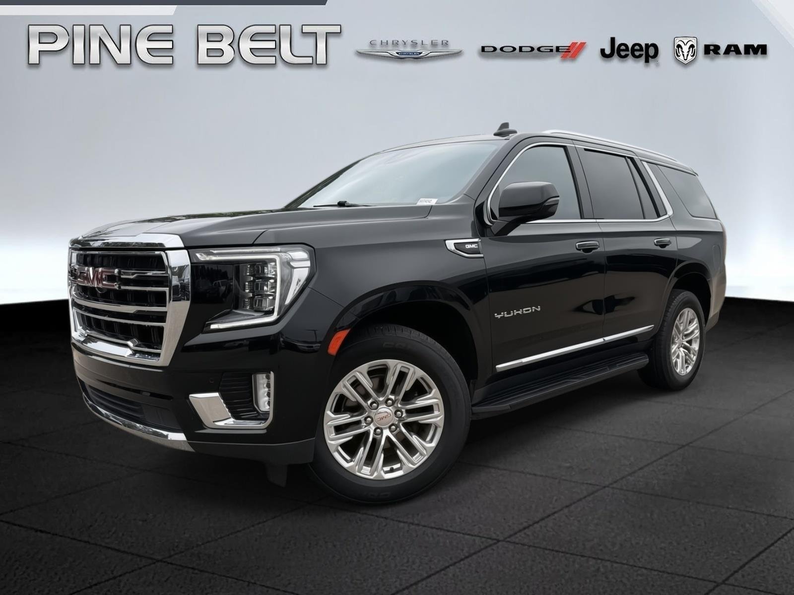 Used 2022 Onyx Black GMC SLT image 1