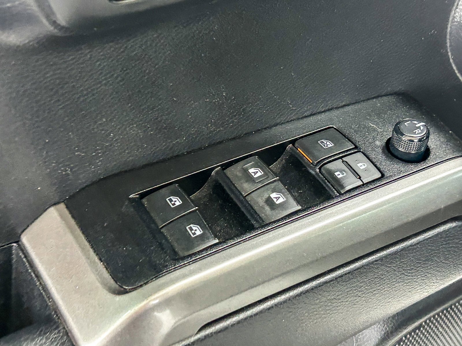 2023 Toyota Tacoma SR5 - Photo 25