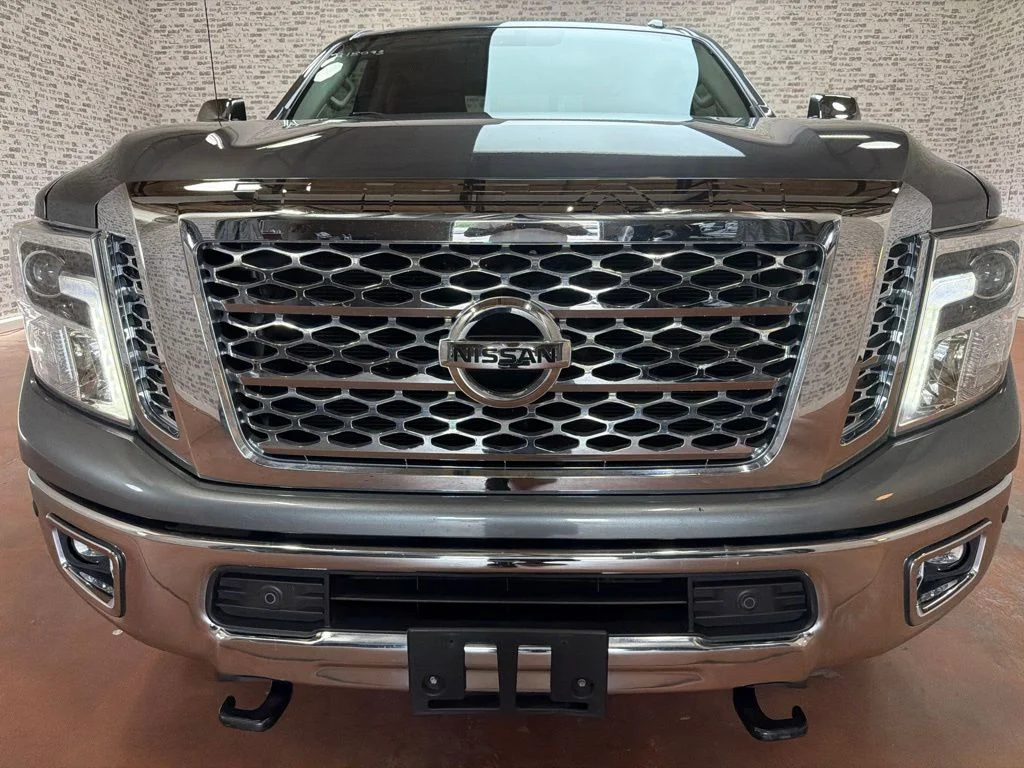 Used 2019 Gun Metallic Nissan SL image 2