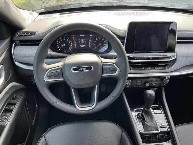 Used 2025 Black Jeep Latitude image 11