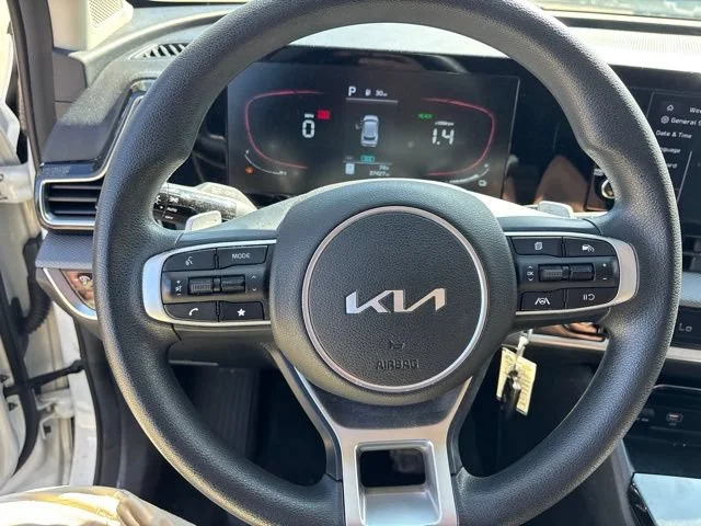 Used 2023 Snow White Pearl Kia LX image 20