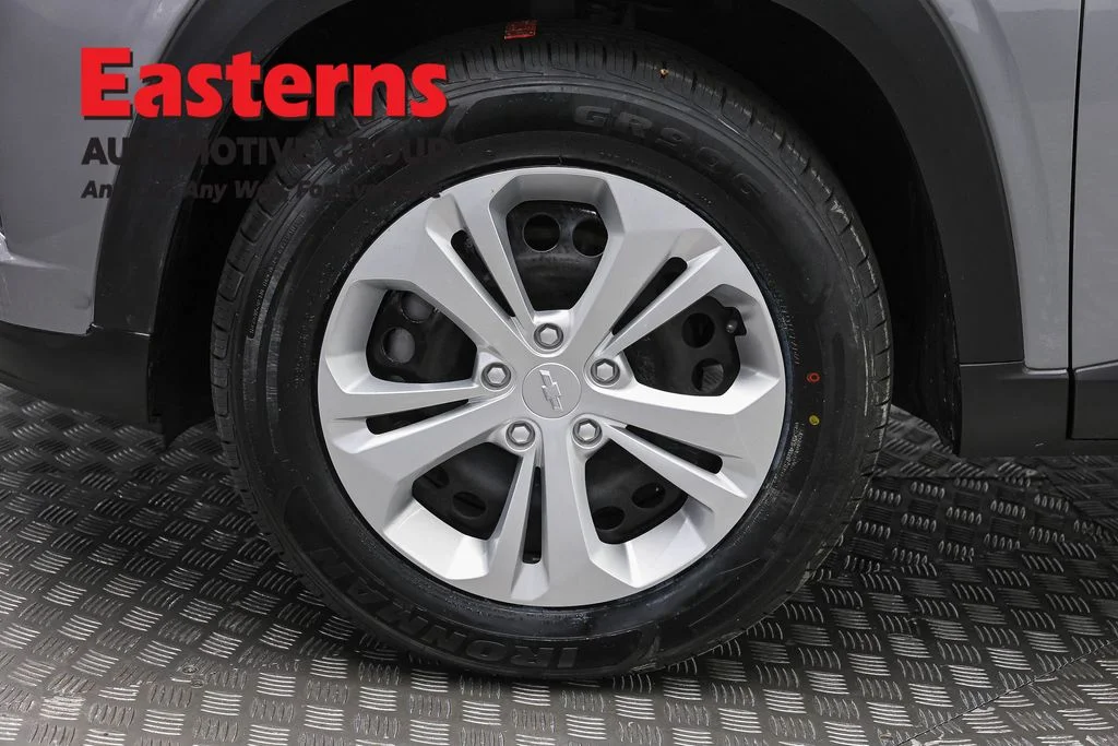 Used 2024 Gray Chevrolet LS image 31