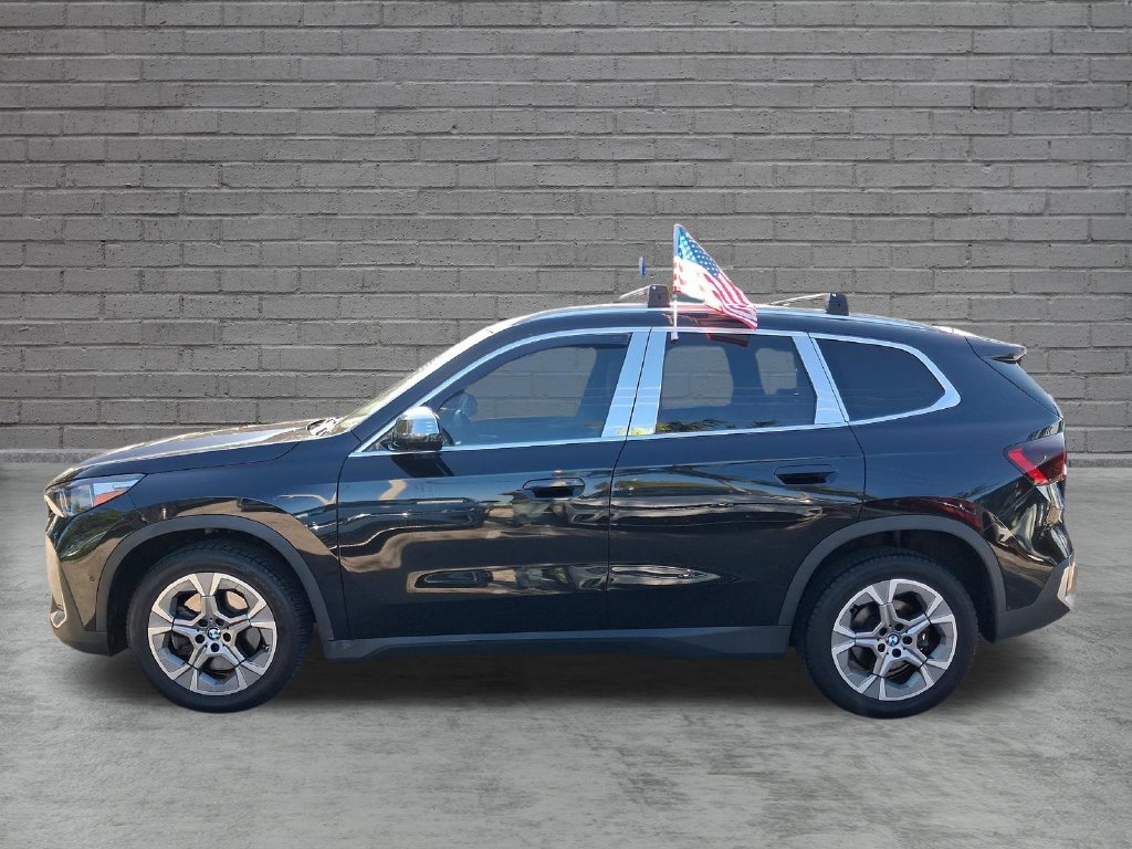 Used 2023 Black BMW xDrive28i image 4