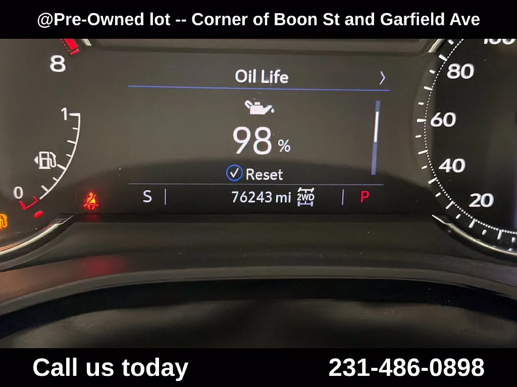 Used 2022 Black Cadillac Premium Luxury image 22