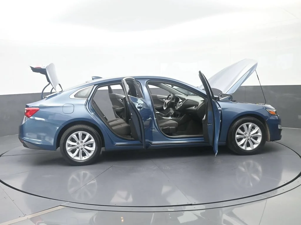 Used 2024 Lakeshore Blue Metallic Chevrolet LT image 65