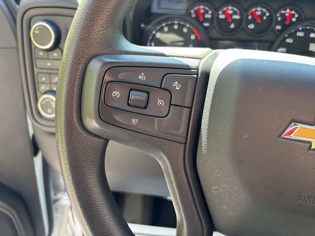 Used 2024 White Chevrolet Custom image 28