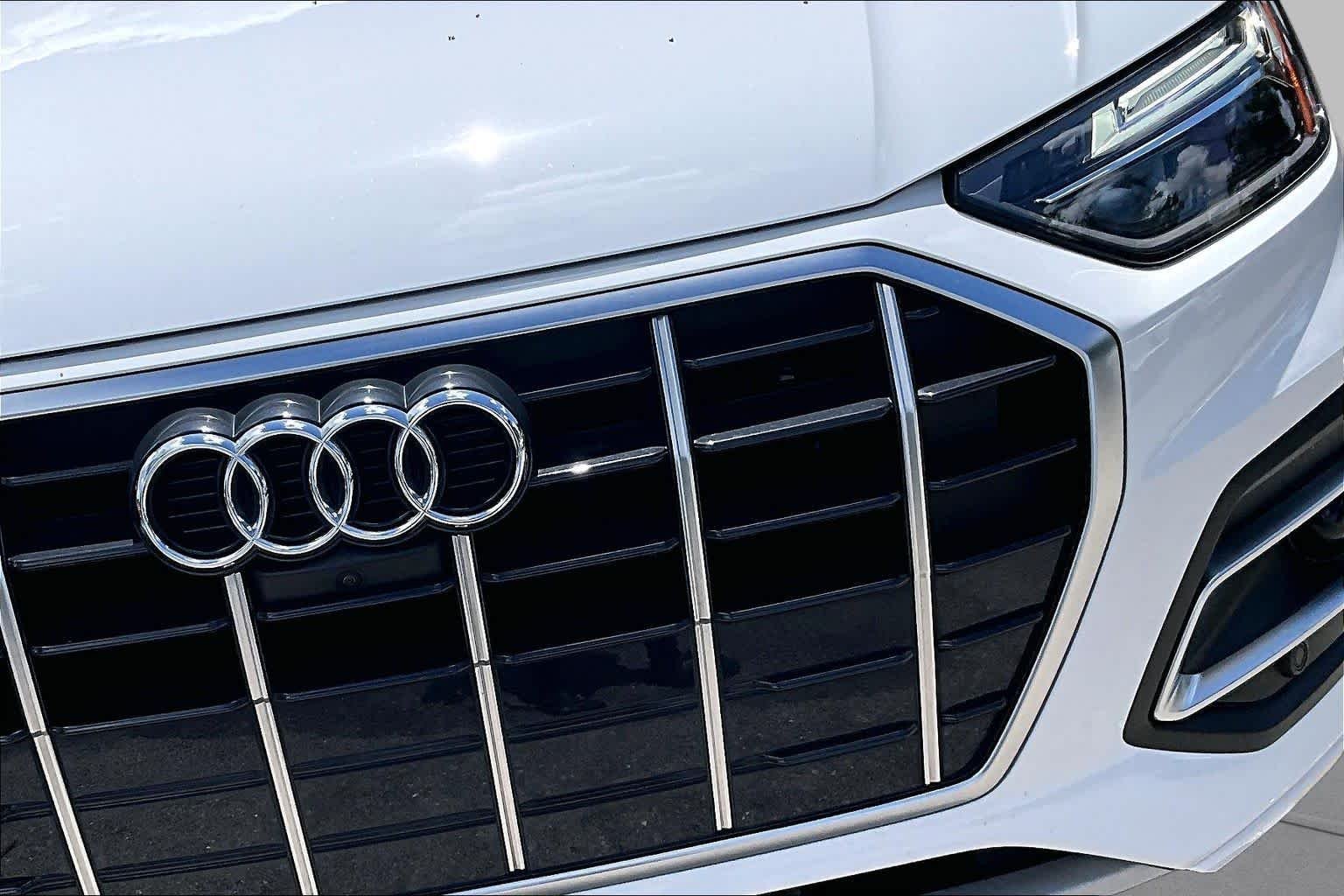 Used 2021 GLACIER WHITE METALLIC Audi Premium Plus image 29
