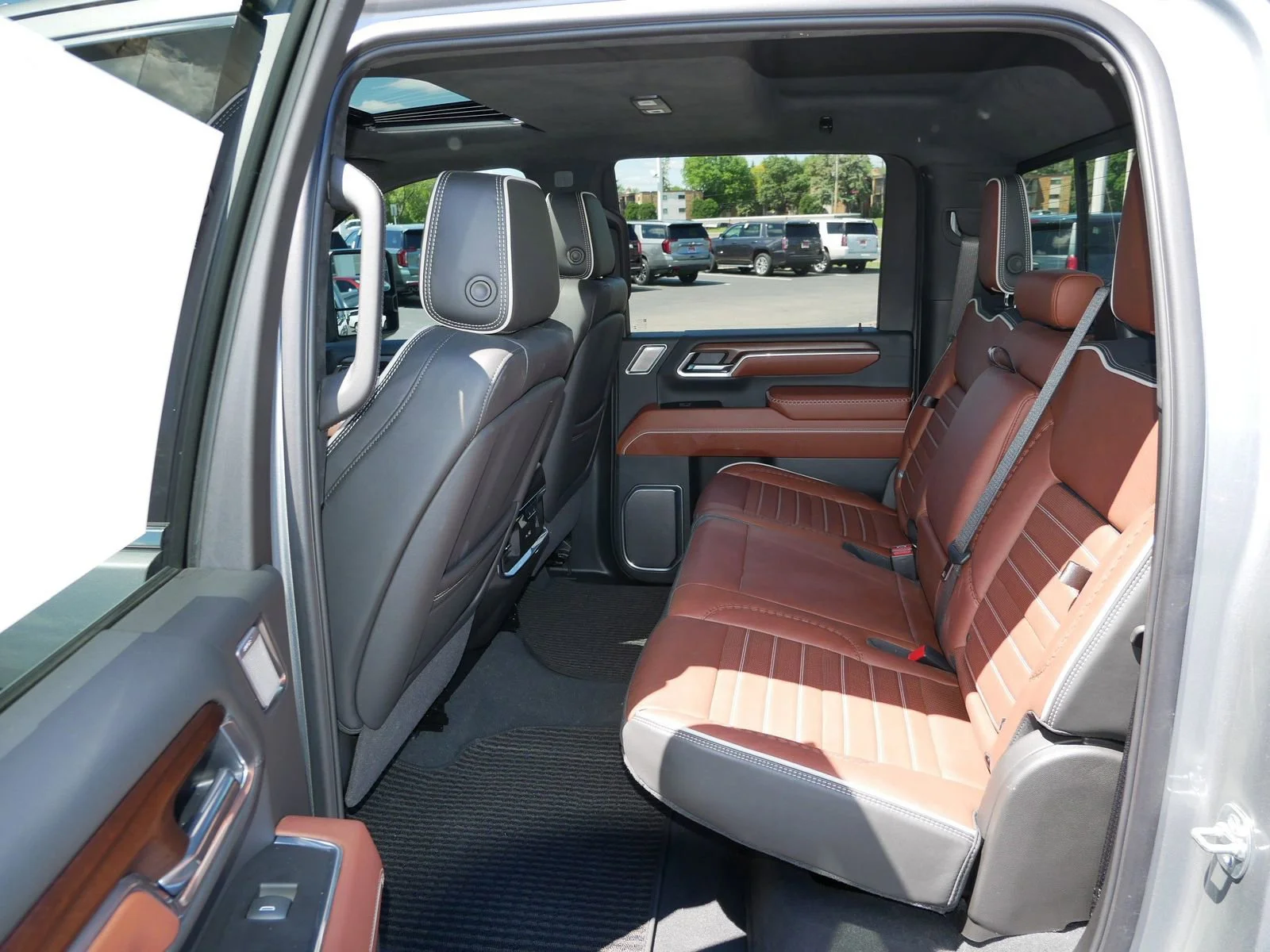 Used 2025 Sterling Metallic GMC Denali Ultimate image 11