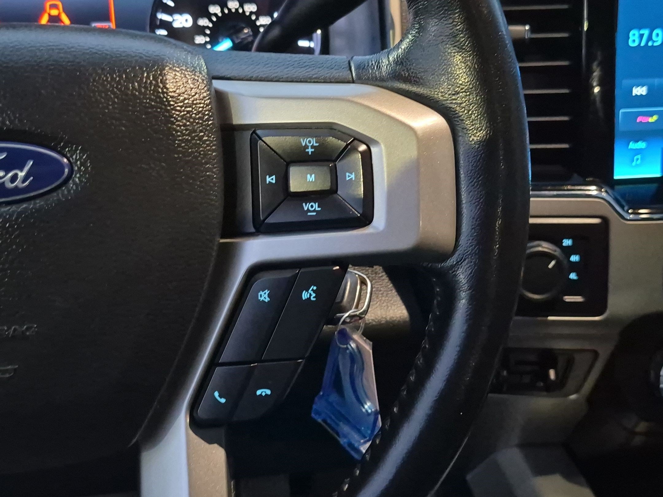 Used 2022 Blue Metallic Ford LARIAT image 18