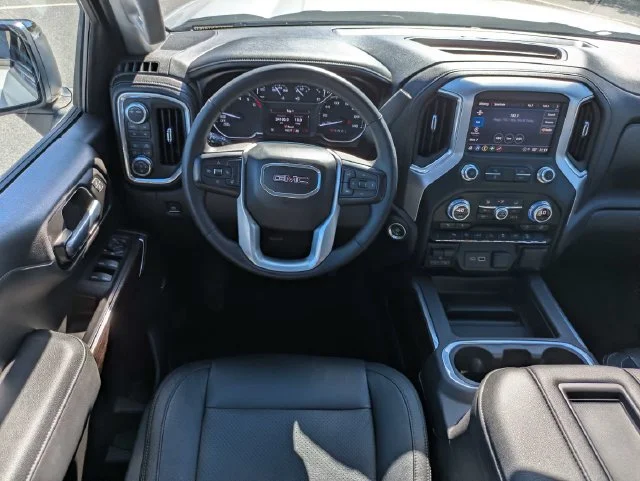 Used 2021 Silver GMC Elevation image 16