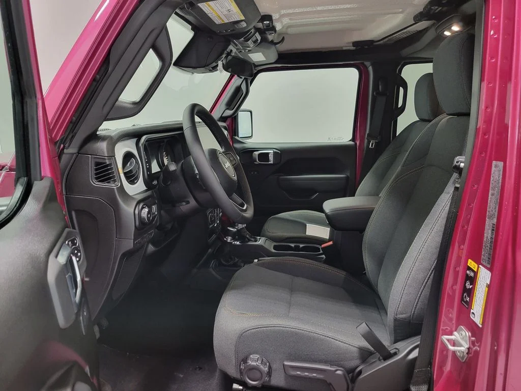 New 2026 Tuscadero Pearlcoat Jeep Sport S image 9