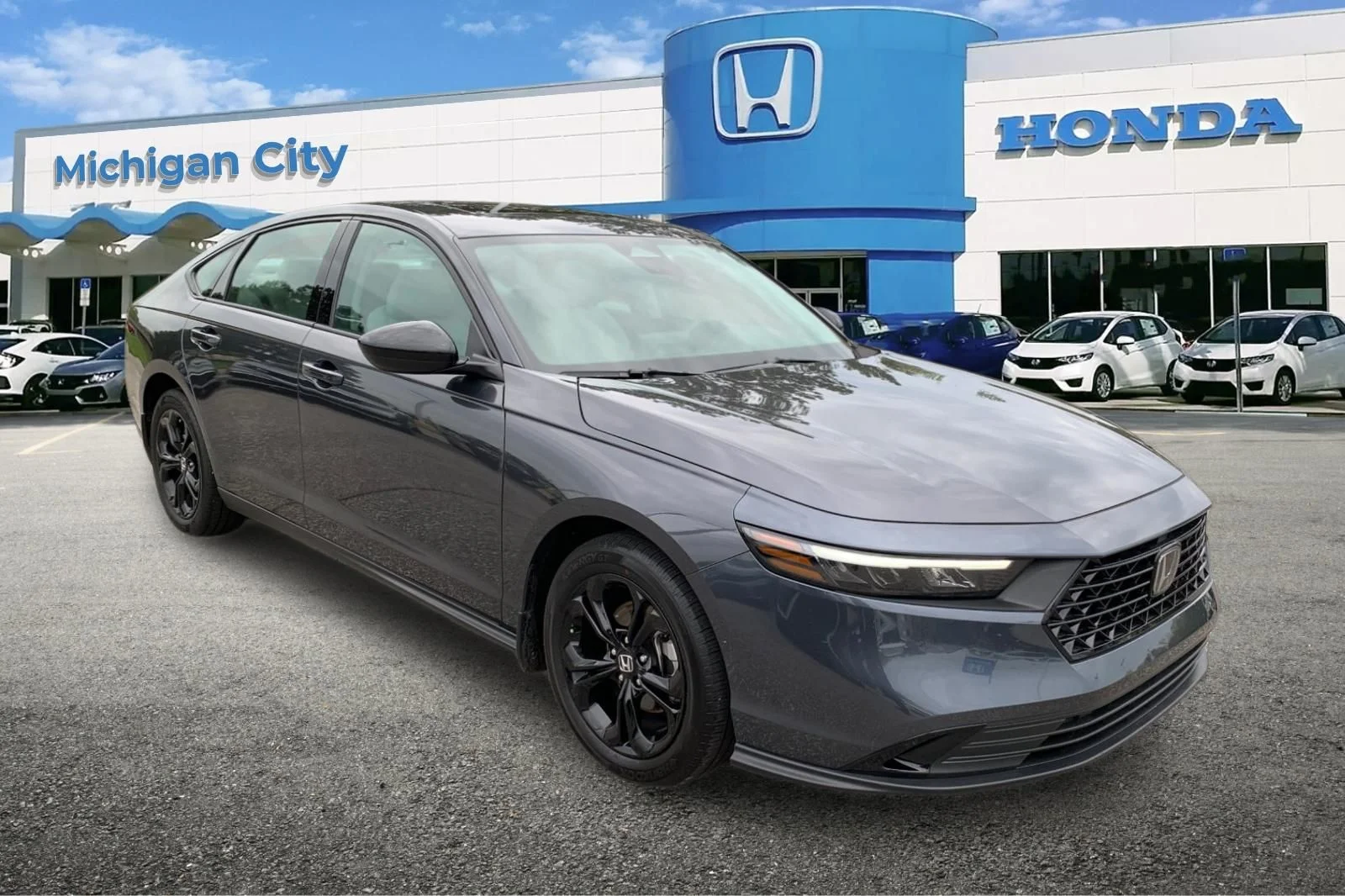 Used 2025 Gray Honda SE image 7