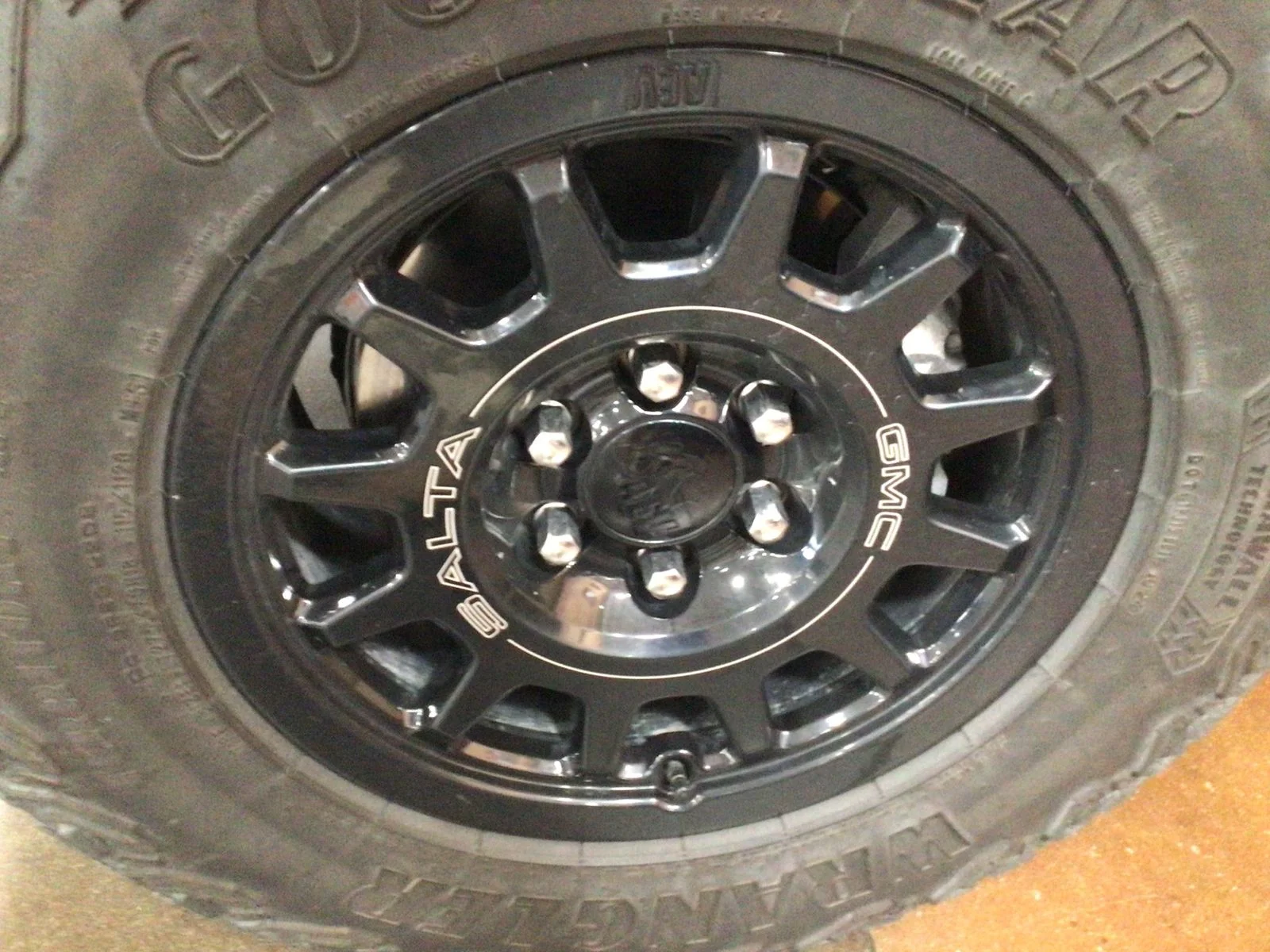 Used 2024 Gray GMC AT4X image 4