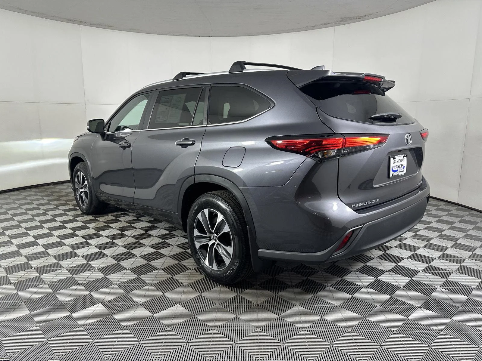 Used 2023 Magnetic Gray Metallic Toyota XLE image 4