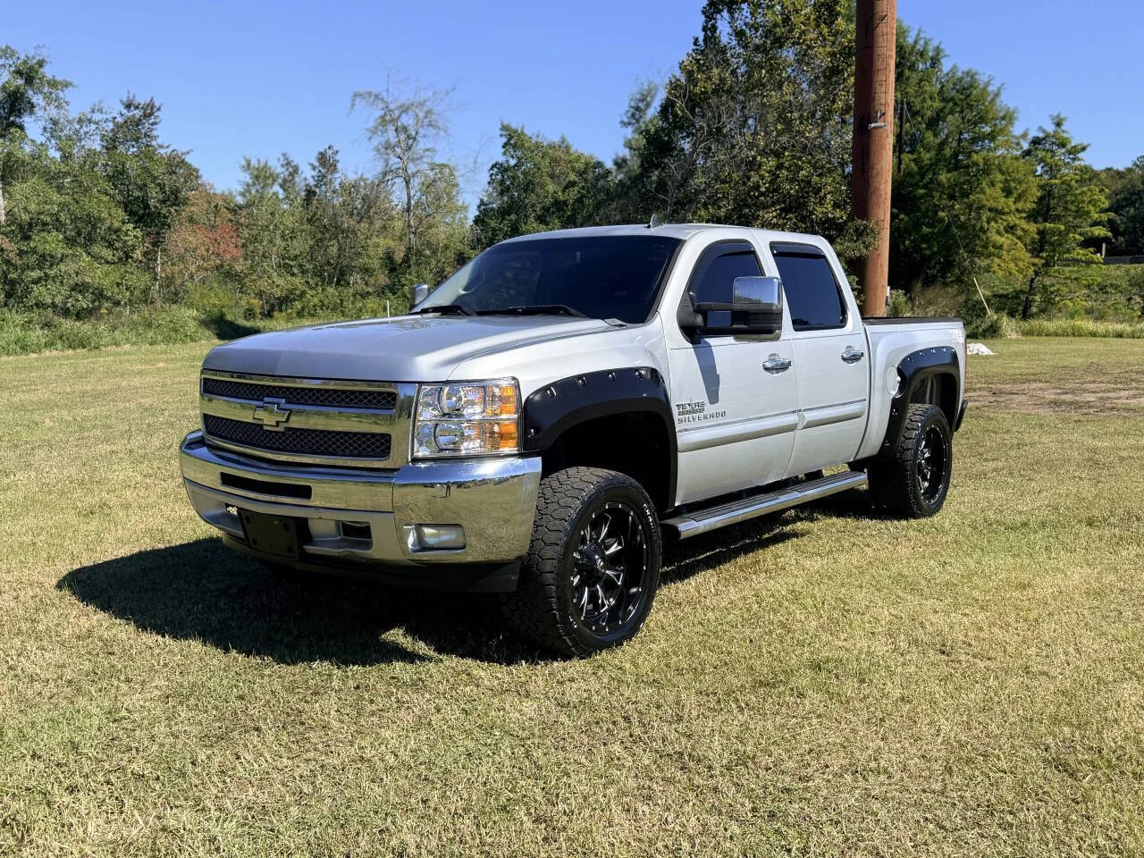 Used 2013 Silver Chevrolet LT 4x4 4dr Crew Cab 5.8 ft. SB image 1