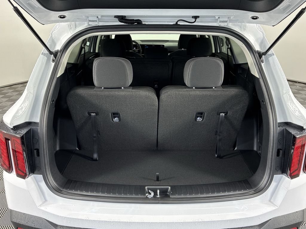 New 2026 Glacial White Pearl Kia LX image 30
