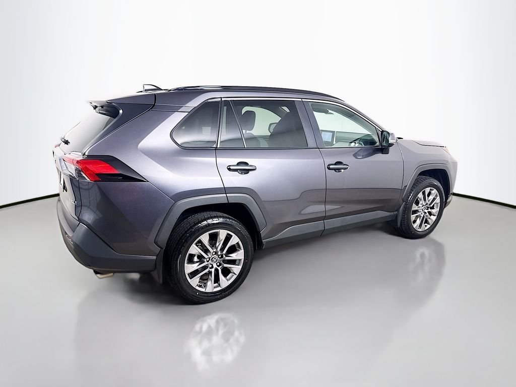 Used 2024 Magnetic Gray Metallic Toyota XLE Premium image 7