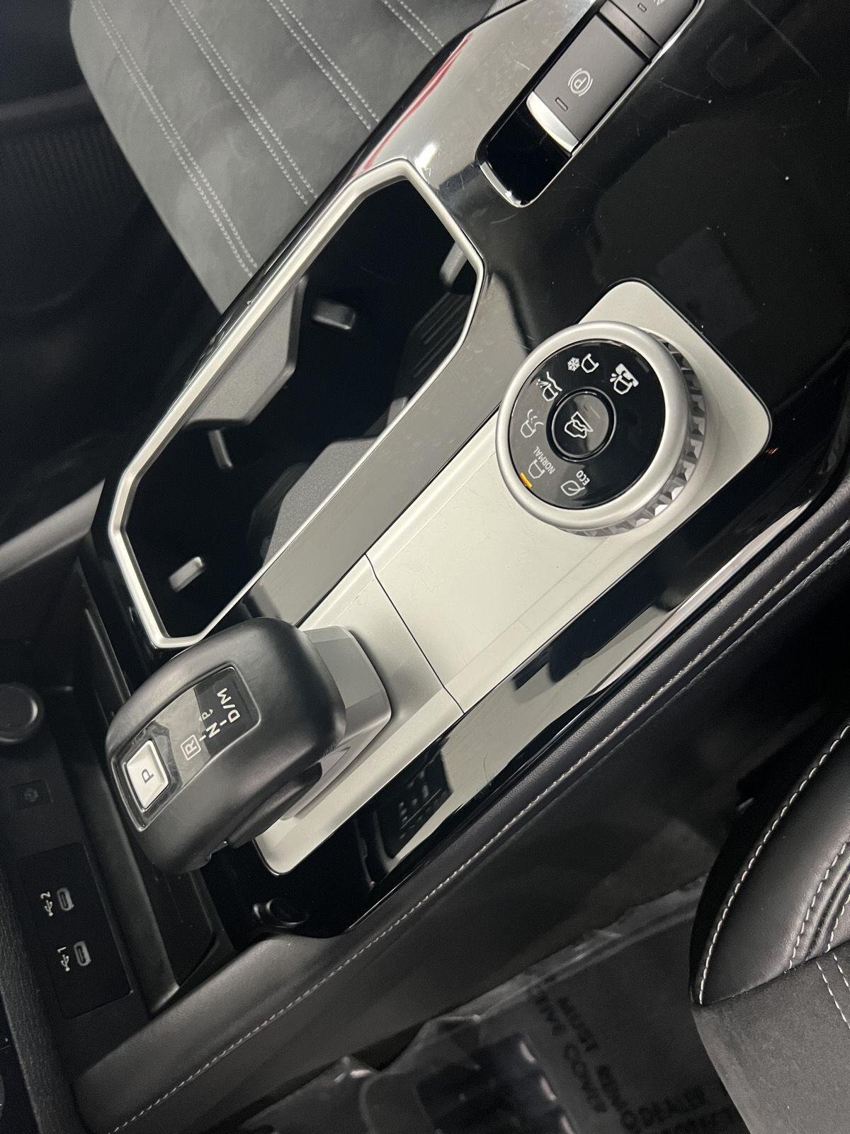 2025 Mitsubishi Outlander SE - Photo 18