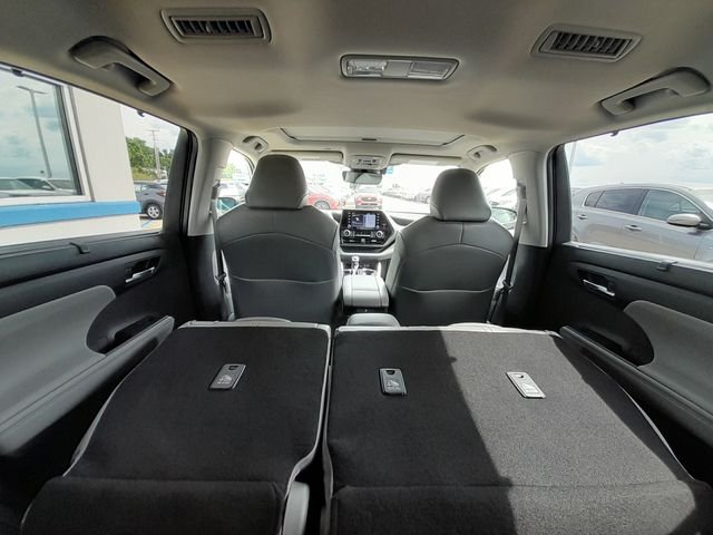 Used 2021  Toyota XLE image 49