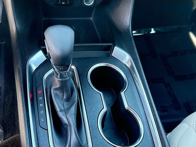 Used 2022 White Chevrolet LS image 16